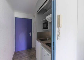 59684827c - Attribut alt par défaut.