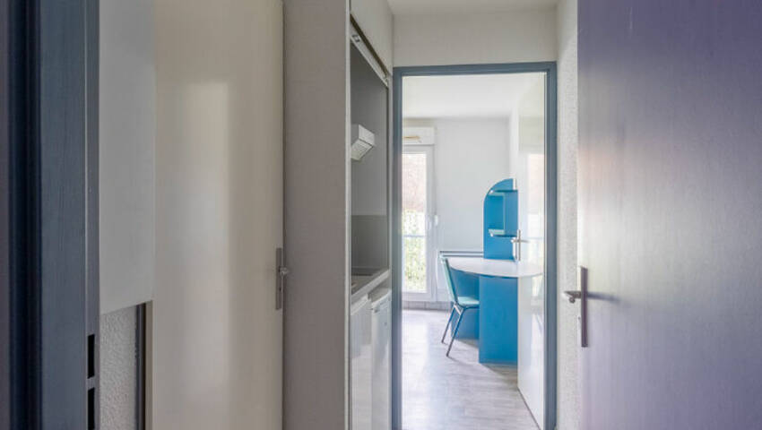 59684827d - Attribut alt par défaut.