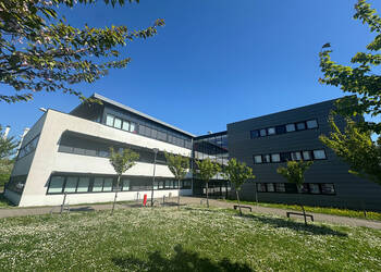 59687614a - Attribut alt par défaut.