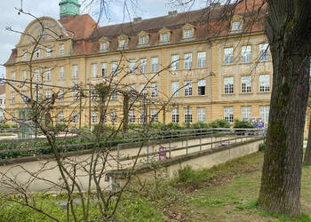 59702403a - Attribut alt par défaut.