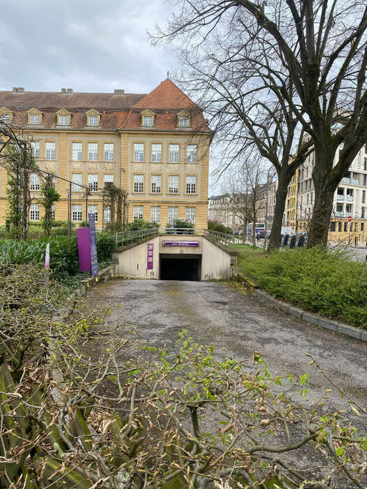 59702403b - Attribut alt par défaut.