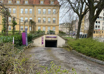 59702403b - Attribut alt par défaut.