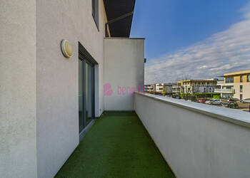 59703214b - Attribut alt par défaut.