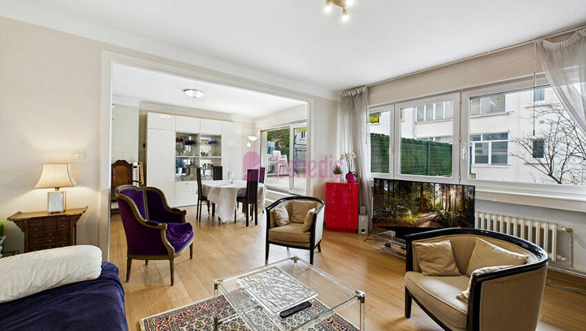 59685399c - Attribut alt par défaut.