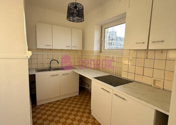 59710512b - Attribut alt par défaut.