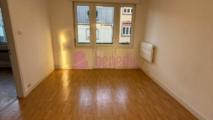 59710512d - Attribut alt par défaut.