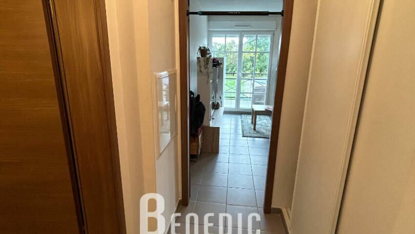 53756198f - Attribut alt par défaut.