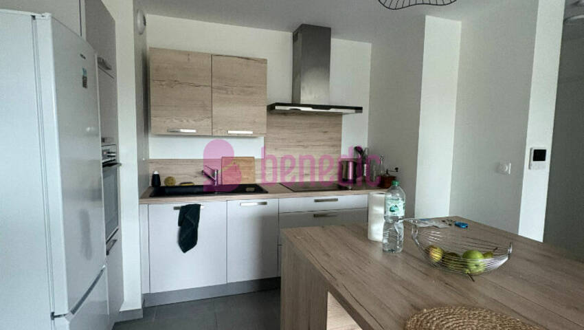 59707006b - Attribut alt par défaut.