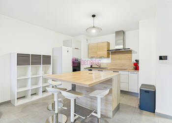 59707006b - Attribut alt par défaut.