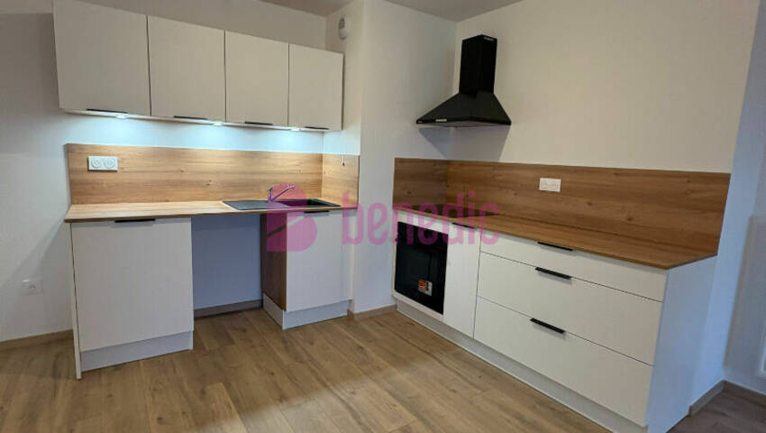 59722728a - Attribut alt par défaut.