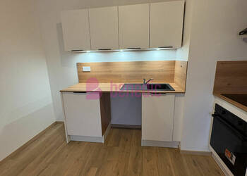 59722728c - Attribut alt par défaut.