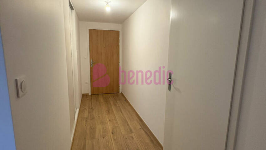 59722728e - Attribut alt par défaut.