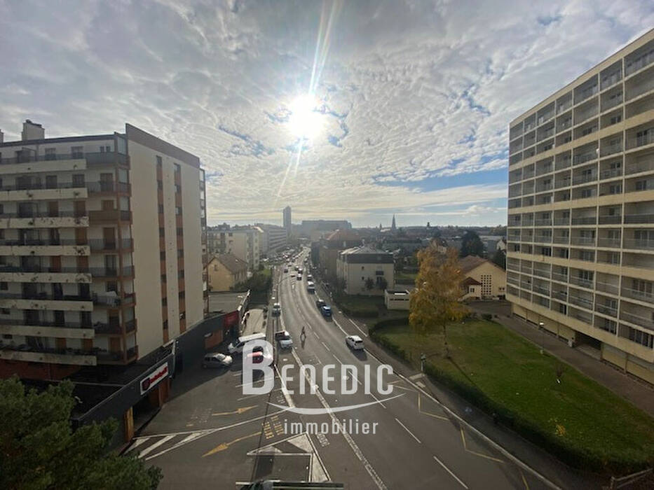 47934438g - Attribut alt par défaut.