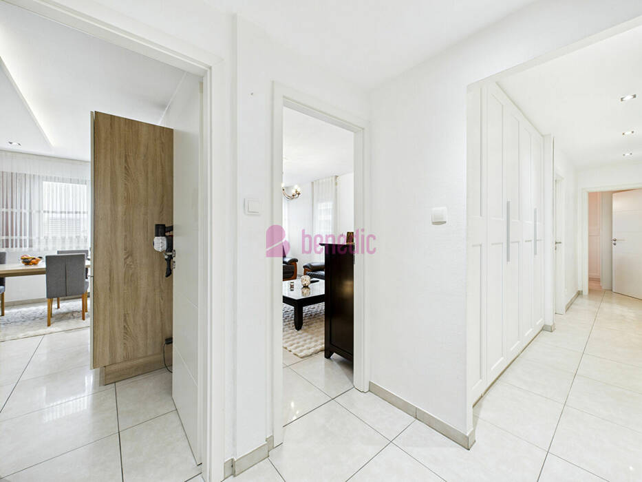 47934438h - Attribut alt par défaut.