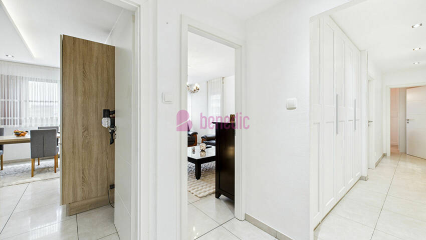 47934438h - Attribut alt par défaut.