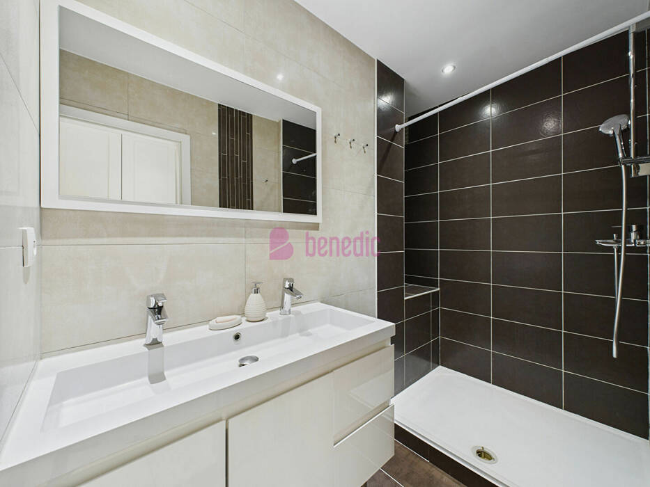 47934438j - Attribut alt par défaut.