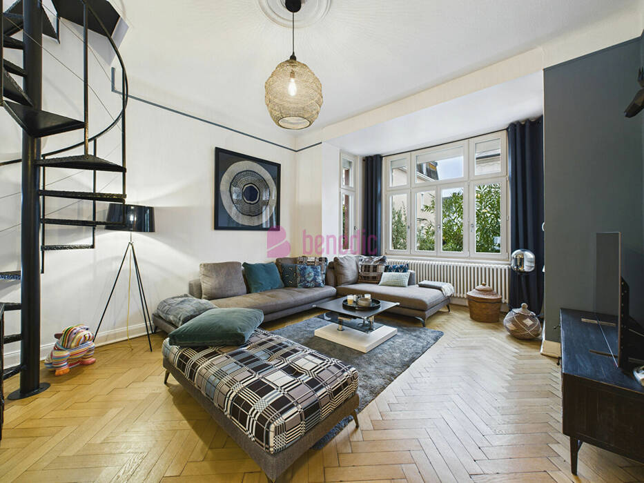 59720666b - Attribut alt par défaut.