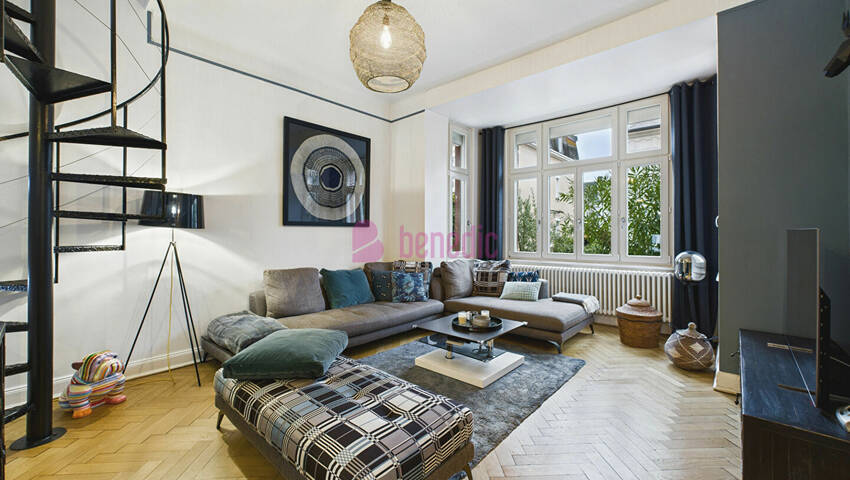 59720666b - Attribut alt par défaut.