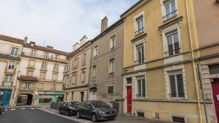 59146724b - Attribut alt par défaut.