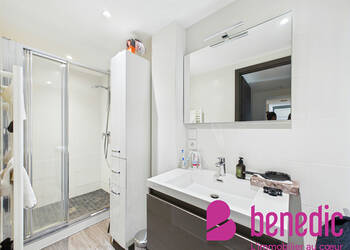 59767018c - Attribut alt par défaut.