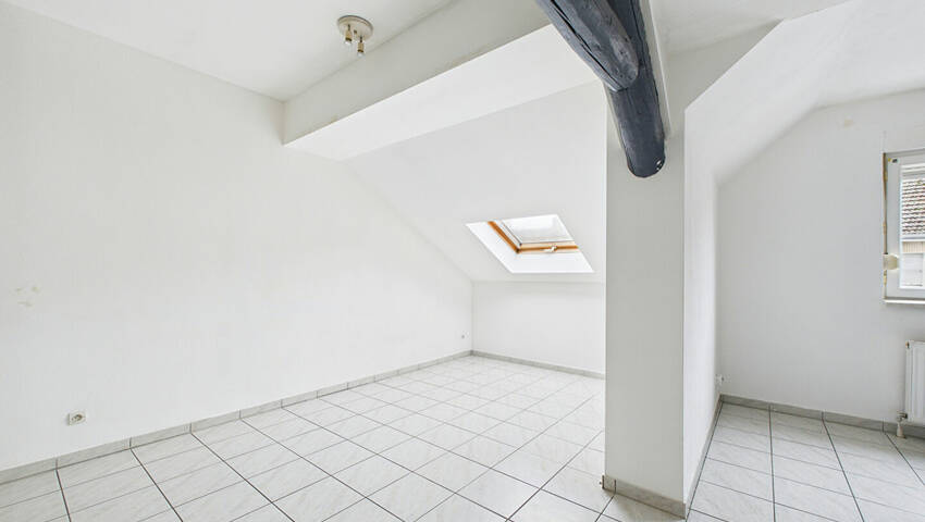 59674736c - Attribut alt par défaut.