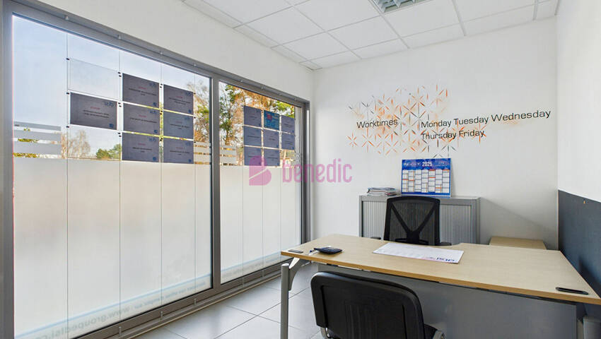 59767039b - Attribut alt par défaut.