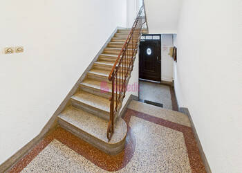 59731377c - Attribut alt par défaut.