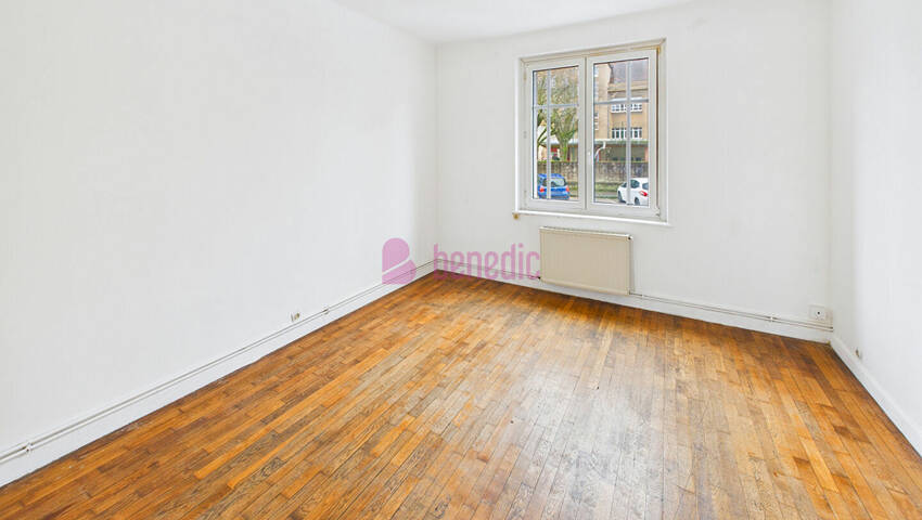 59731377e - Attribut alt par défaut.