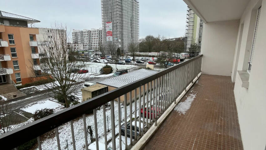 59253230b - Attribut alt par défaut.