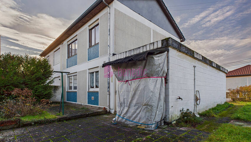 59789135b - Attribut alt par défaut.