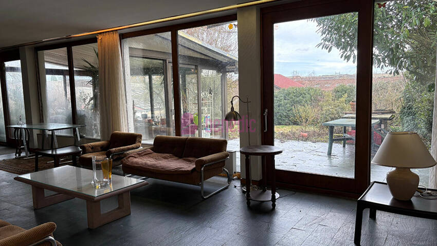 59769634b - Attribut alt par défaut.