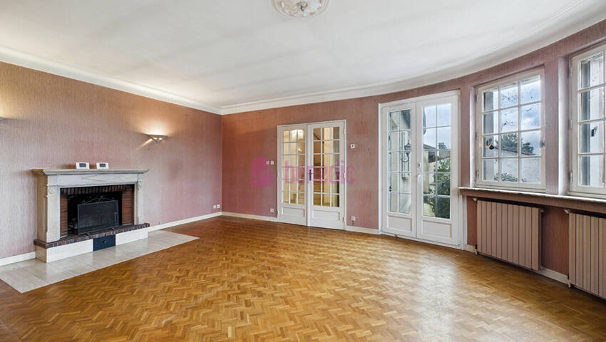 59619646c - Attribut alt par défaut.