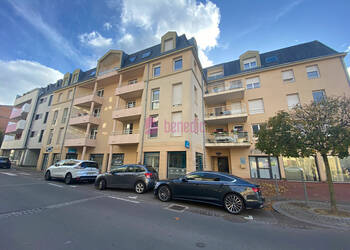 54468301b - Attribut alt par défaut.