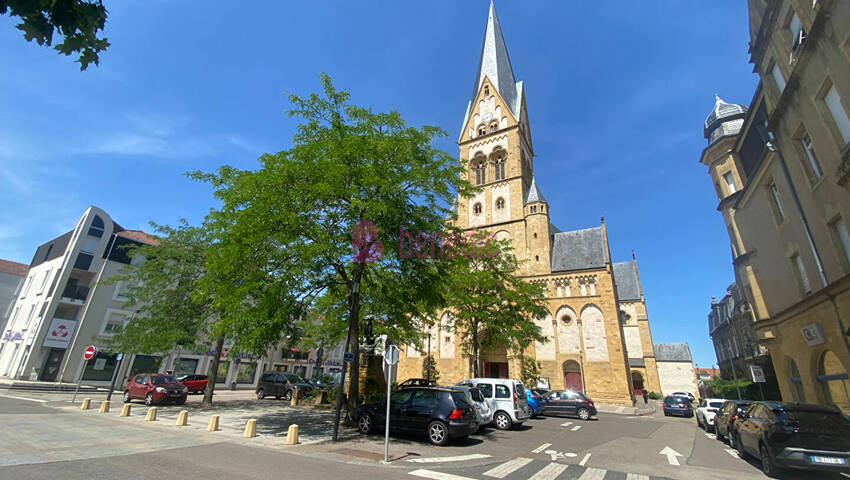 54468301c - Attribut alt par défaut.