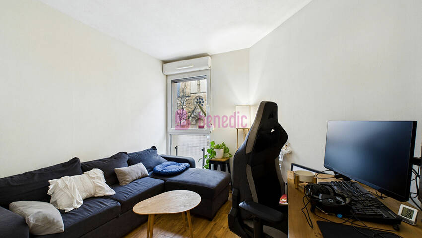 54468301l - Attribut alt par défaut.