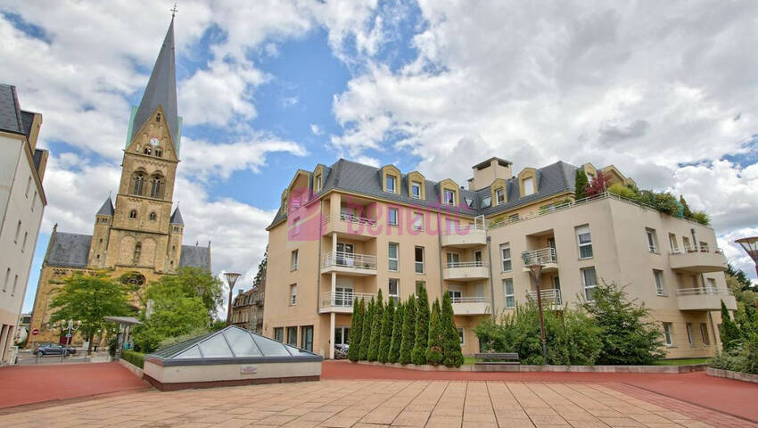 54468301a - Attribut alt par défaut.