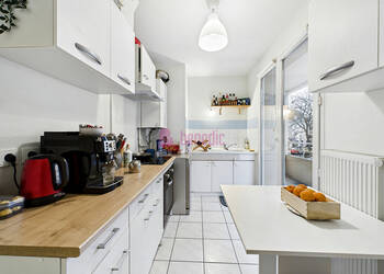 54468301c - Attribut alt par défaut.