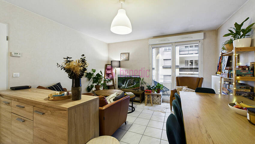 54468301s - Attribut alt par défaut.