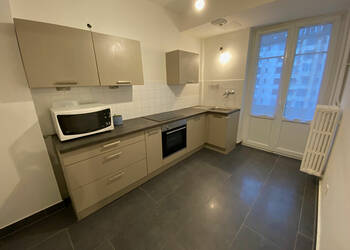 57071541b - Attribut alt par défaut.