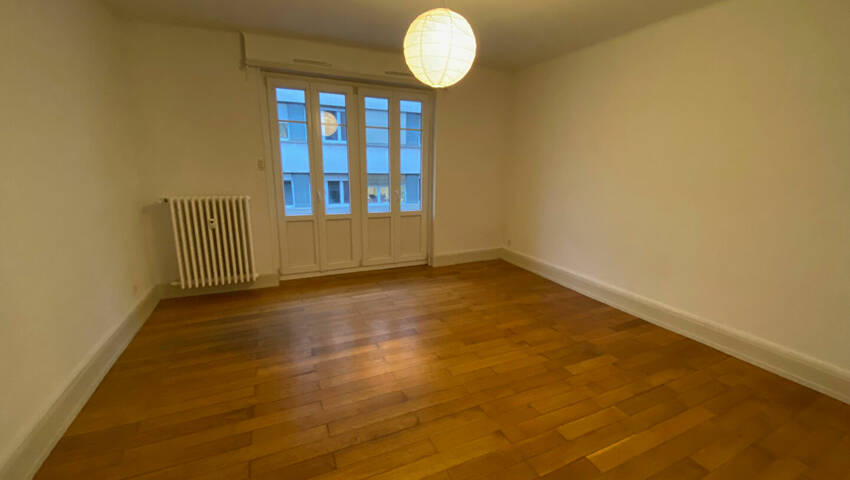 57071541c - Attribut alt par défaut.