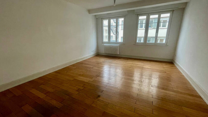 57071541c - Attribut alt par défaut.