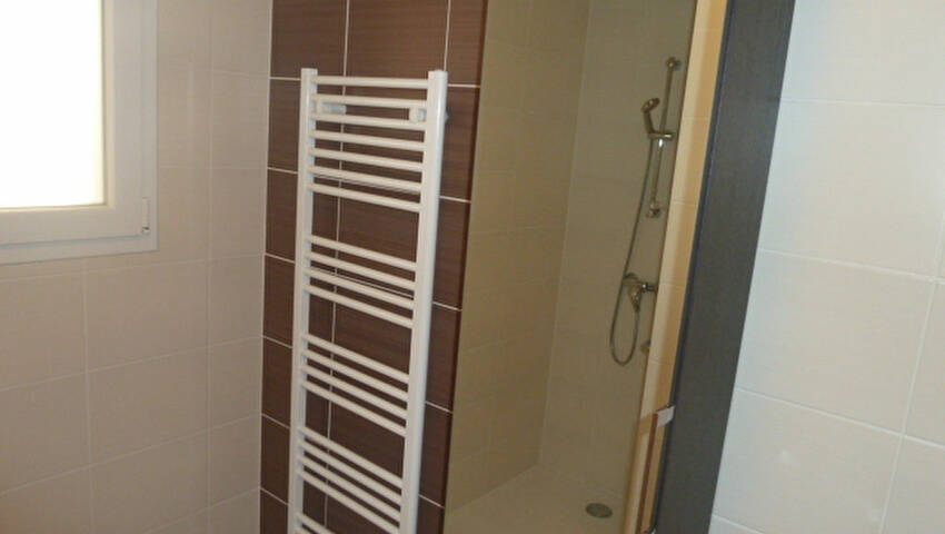 21381698f - Attribut alt par défaut.