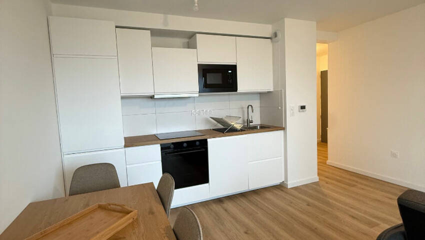 59249383b - Attribut alt par défaut.