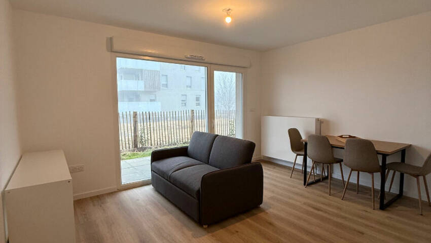 59249383d - Attribut alt par défaut.