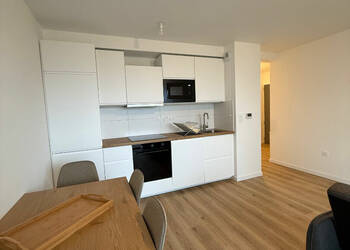 59249383b - Attribut alt par défaut.