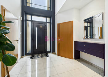 59811949a - Attribut alt par défaut.