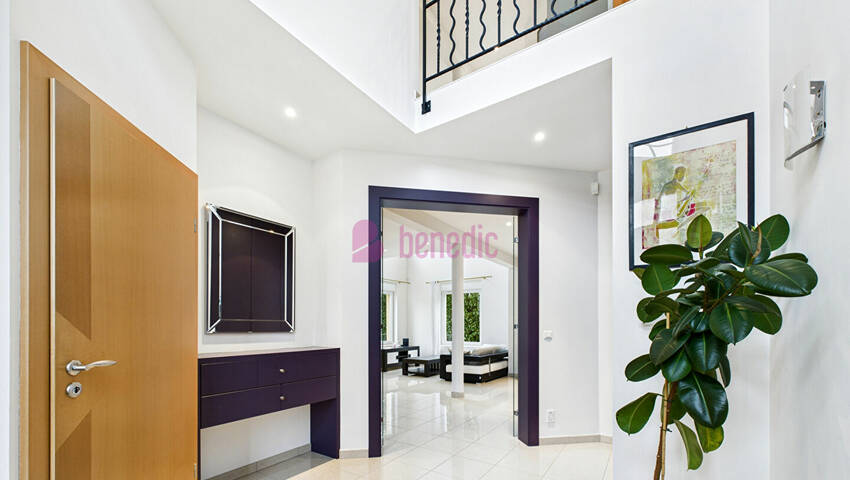 59811949b - Attribut alt par défaut.