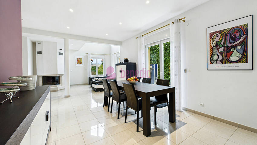 59811949f - Attribut alt par défaut.