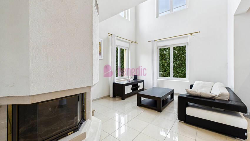 59811949h - Attribut alt par défaut.