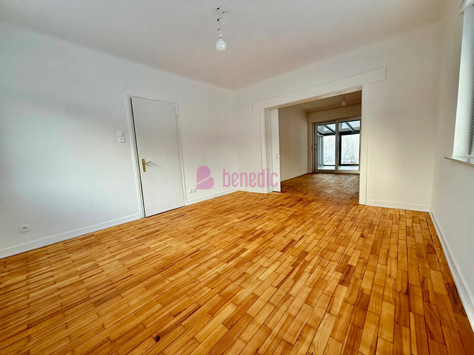 55384686b - Attribut alt par défaut.